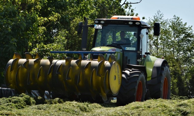 10 Benefits of Tractor that will Make your Land More Fertile